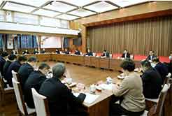 李強(qiáng)指出要讓上海持續(xù)彰顯美、追求高顏值、暖的表情